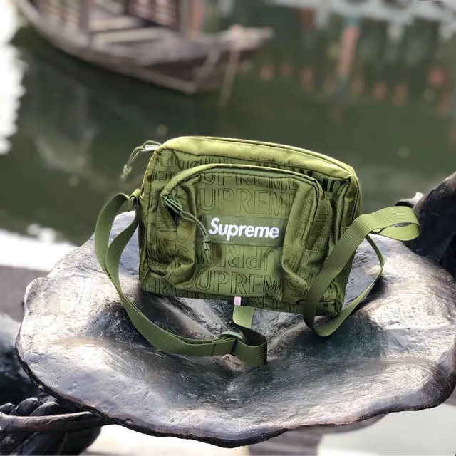 Supreme Shoulder Bag Logo Print