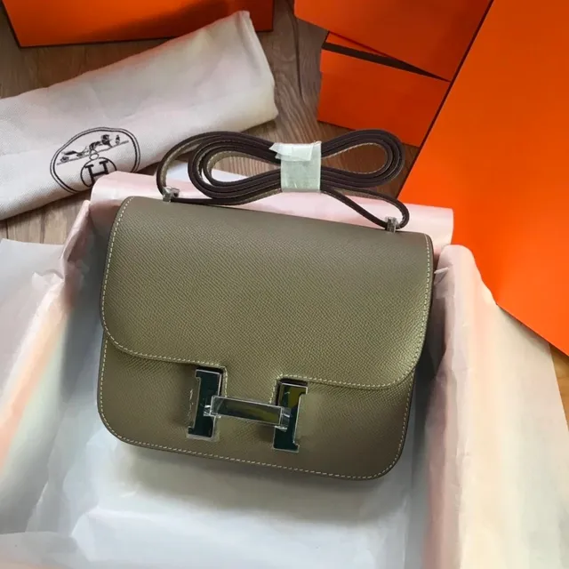 Hermès Constance