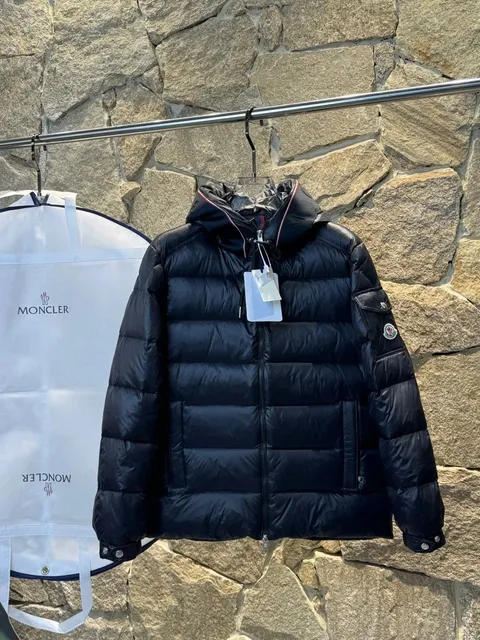 Moncler Down Jacket Classic Quilted