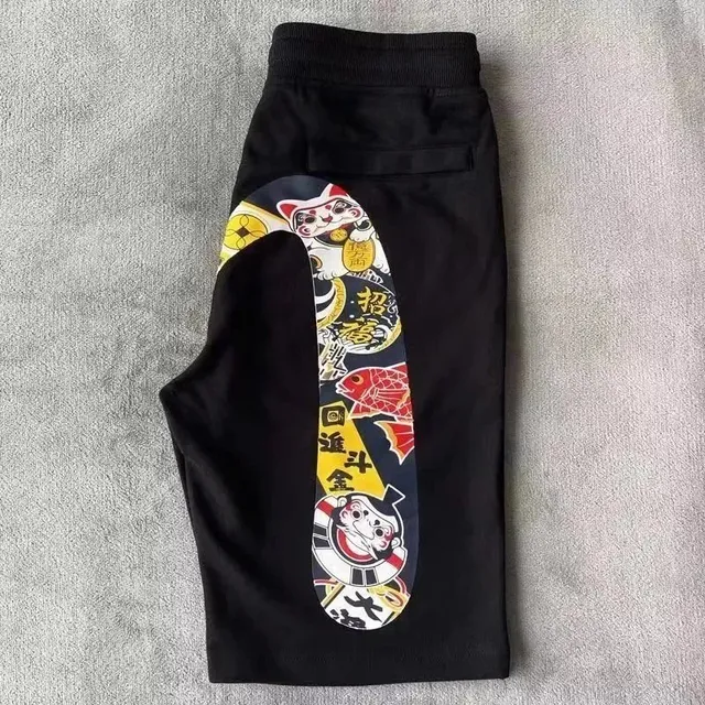 Printed Shorts Lucky Cat Graphic