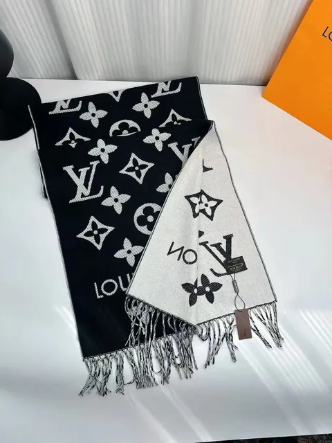 Louis Vuitton Monogram Shawl Reversible