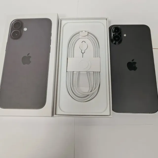 Apple iPhone 15 Dual-Tone