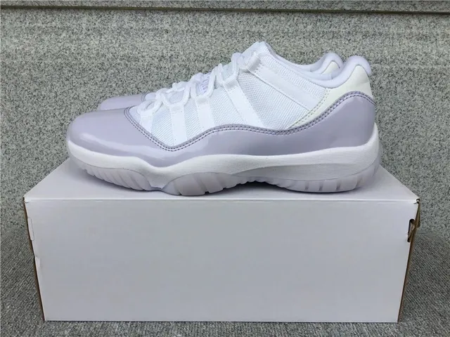 Air Jordan 11 Low