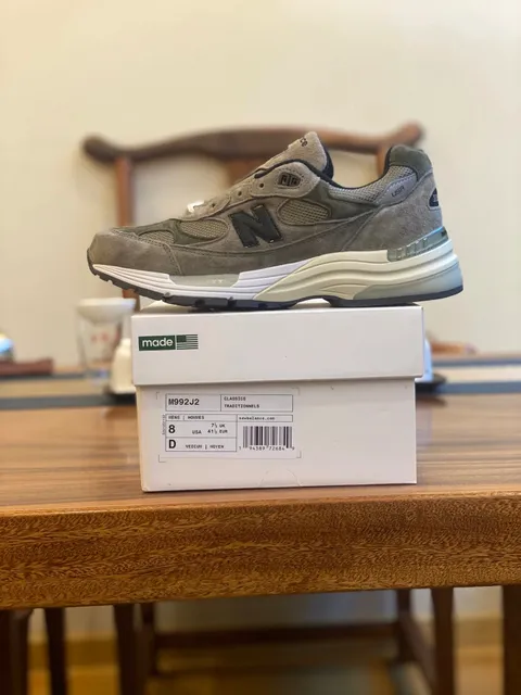 New Balance 992 J2