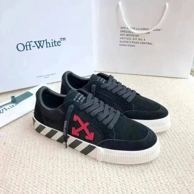 Off-White Low Top Sneaker Arrow Logo