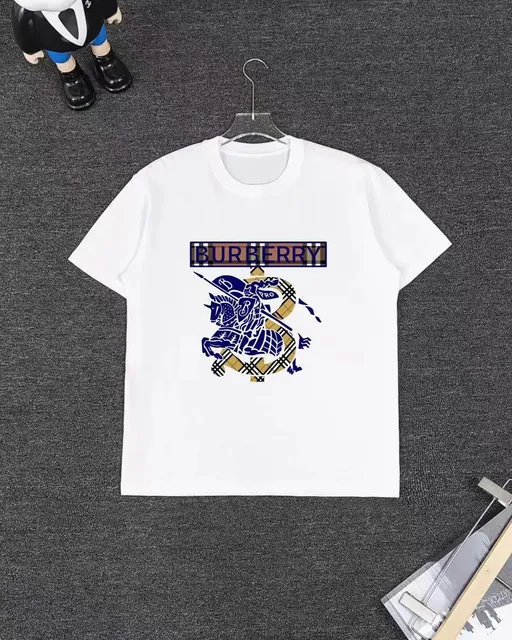 Burberry Graphic T-Shirt Equestrian Knight Print