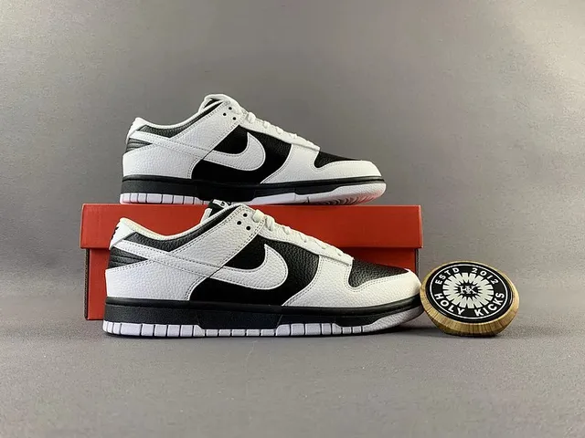 Nike Dunk Low Panda