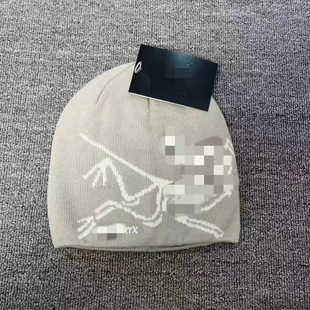 灰白色