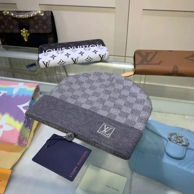 Louis Vuitton Beanie Monogram Grid
