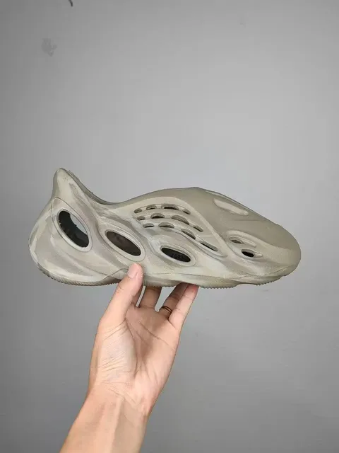 Yeezy Foam Runner Desert Sand