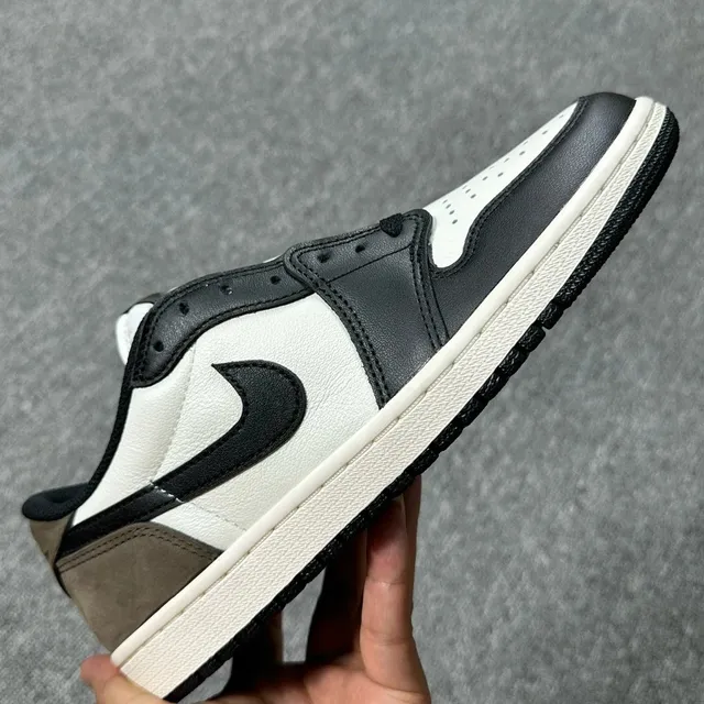 aj1低帮摩卡