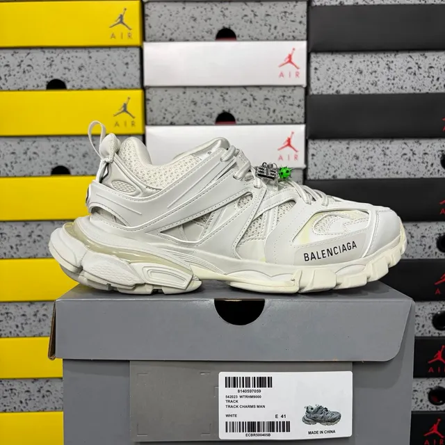 灰白挂饰 HM 9000