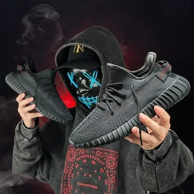 Yeezy Boost 350 V2 Zebra