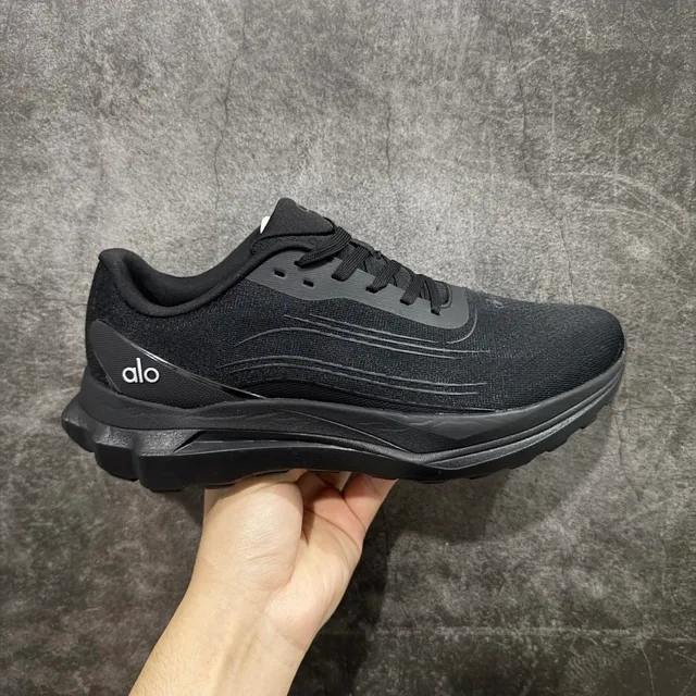 Alo Yoga Sneaker All Black