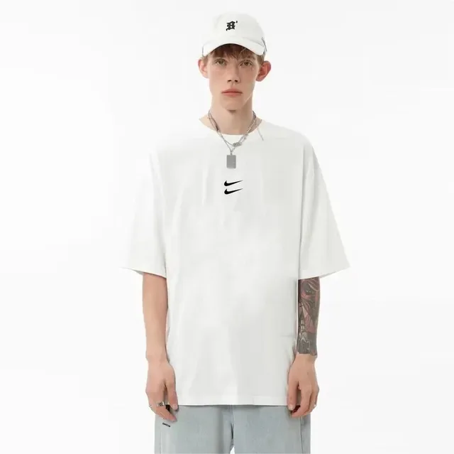 Nike T-Shirt Swoosh Logo
