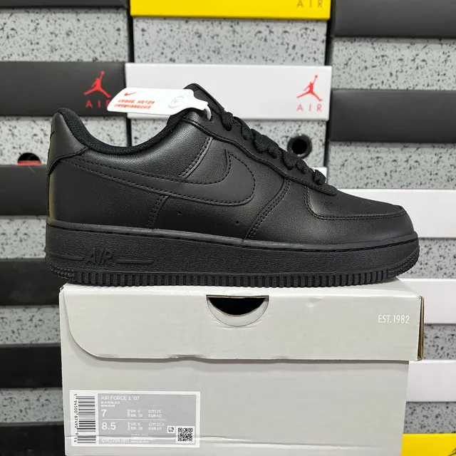 AF1 纯黑低帮CW2288-001