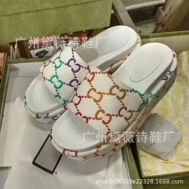 刺绣白色