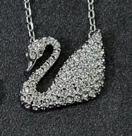 Sticky stone white swan necklace