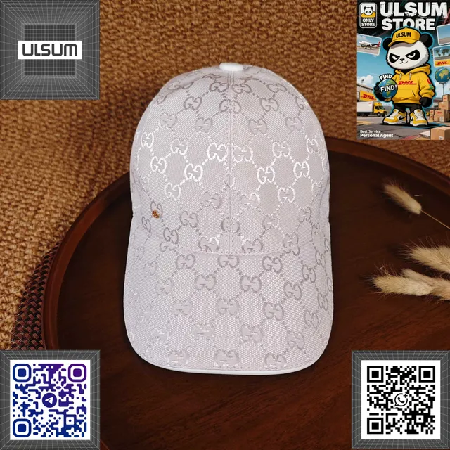 Gucci GG Supreme Cap Monogram Jacquard