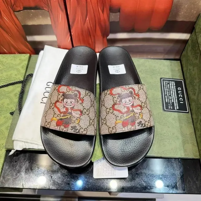 Gucci Slide Sandal GG Supreme with Cartoon Print