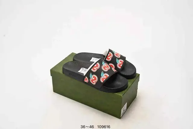 Gucci Slide Sandal Cherry Print