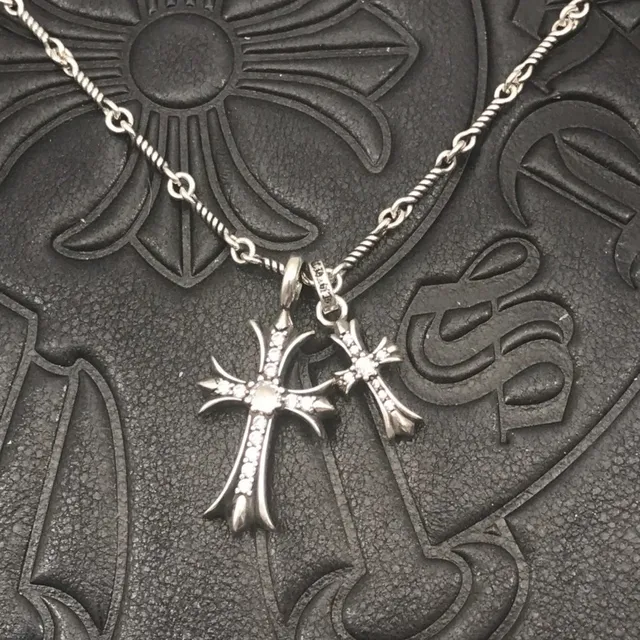 Dressed white diamond (with twist chain)