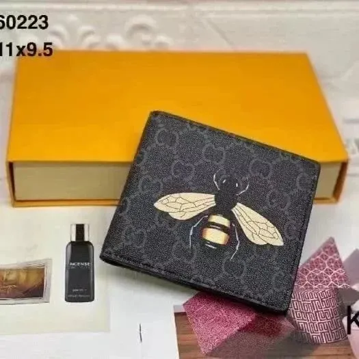 Gucci Bee Wallet GG Supreme with Bee Motif