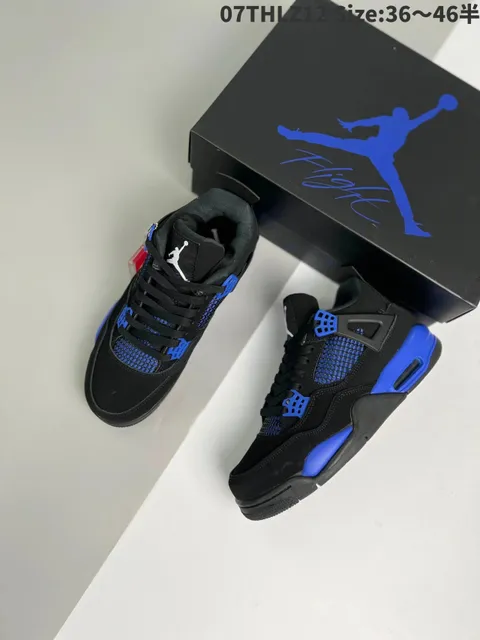 Air Jordan 4 Thunder