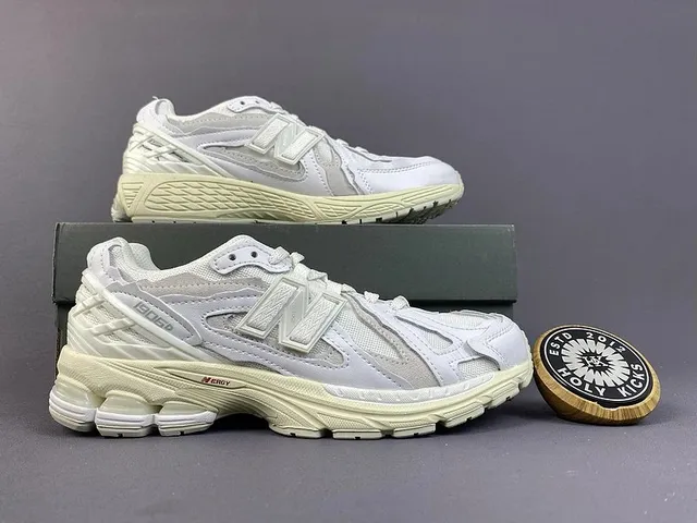New Balance 1906R Cream White