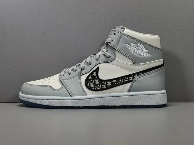 Air Jordan 1 High Dior