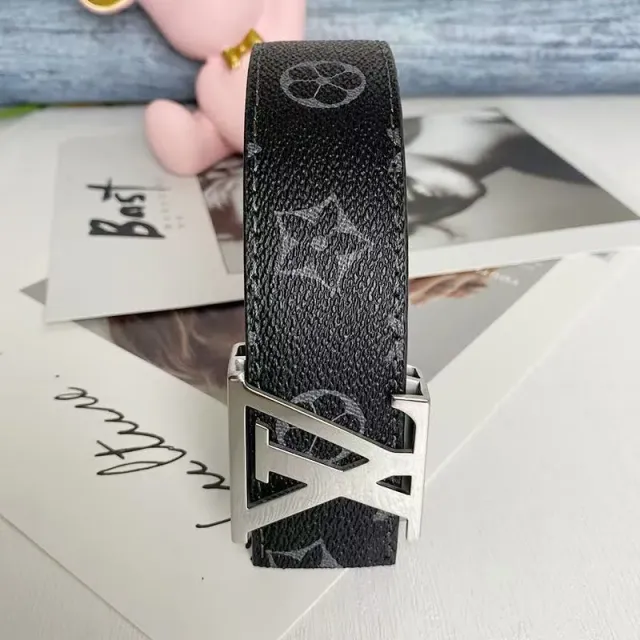 Black flower silver buckle