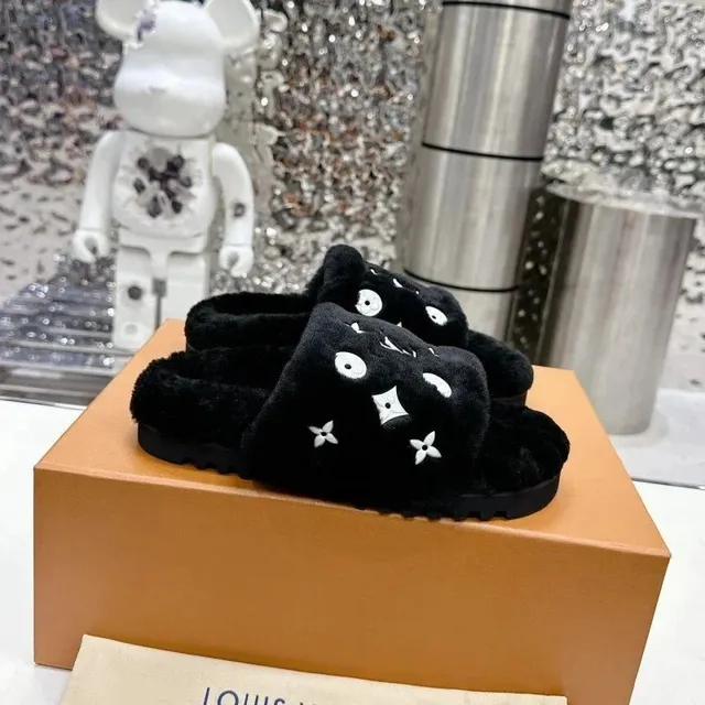 Louis Vuitton × Be@rbrick Slippers Monogram Eyes