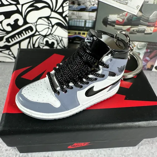 73. gray and white guaguale + box