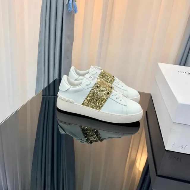 Valentino Rockstud Low Glitter Stripe