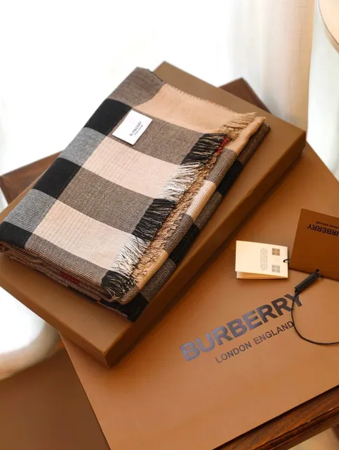 Burberry Classic Check Scarf Vintage Check