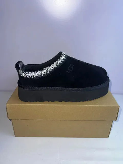 UGG Fluff Platform Slipper Black with Silver Trim