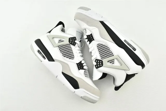 Air Jordan 4 White Cement