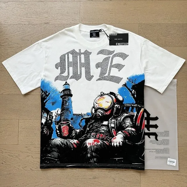 0008白色