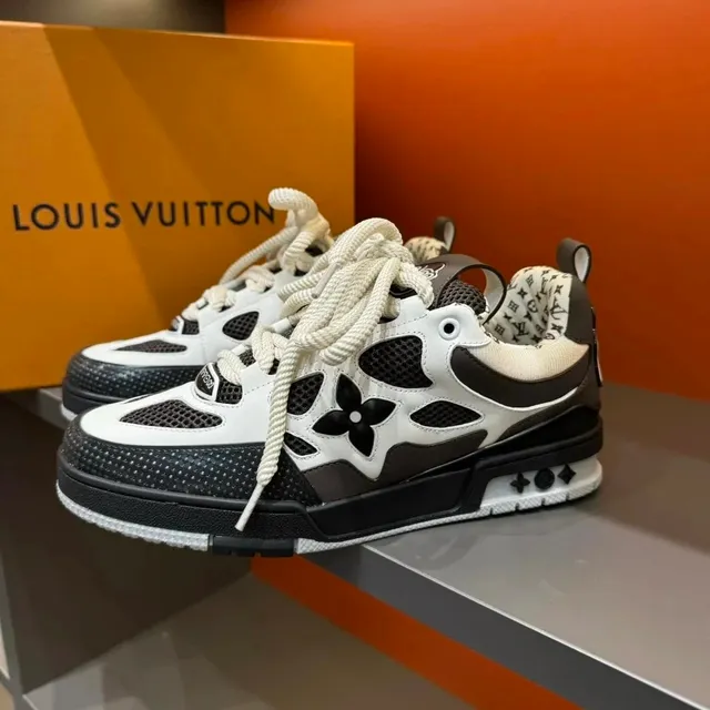 Louis Vuitton LV Trainer Monogram Flower