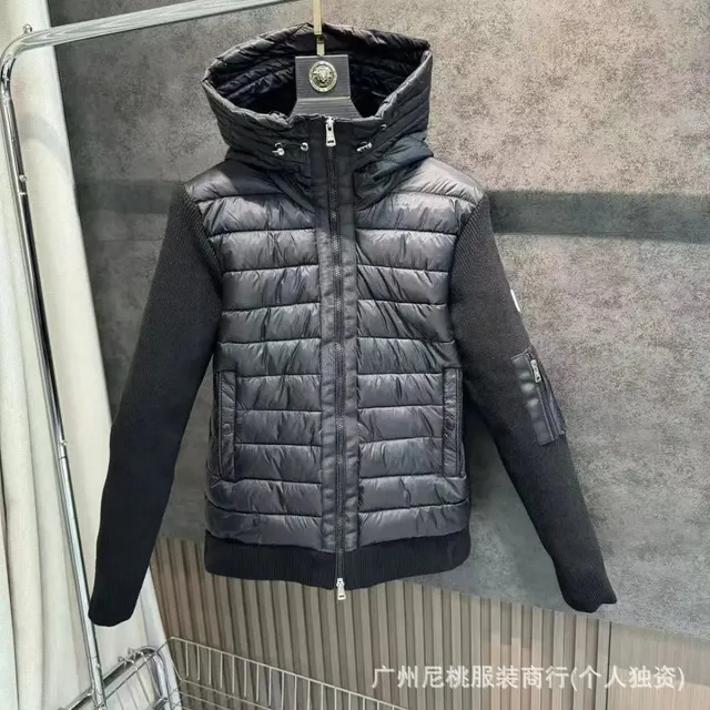 黑色白标连帽