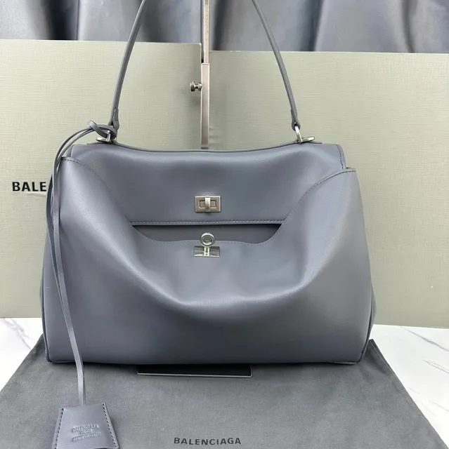 灰色中号