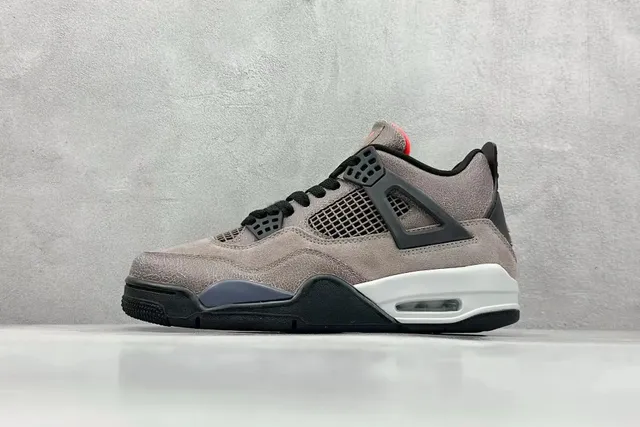 Air Jordan 4 Cool Grey