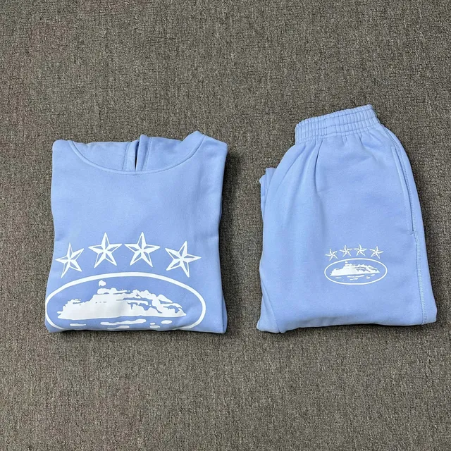 12浅蓝色套装