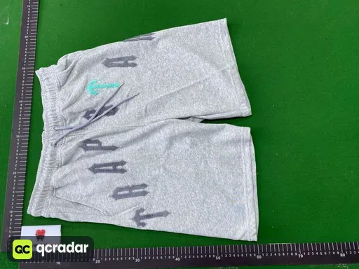 F010灰色短裤