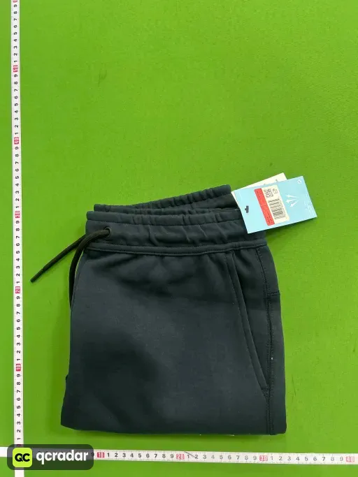 藏青色