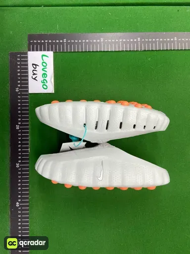 灰色