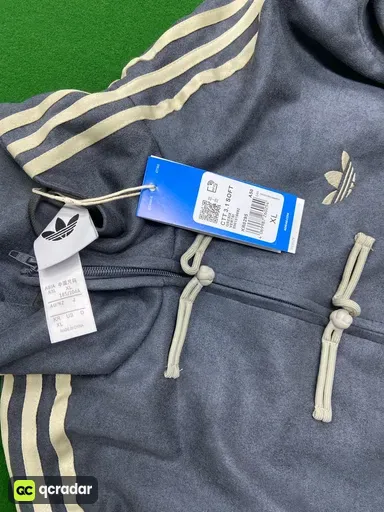 深灰色