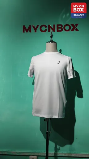 White short sleeves
