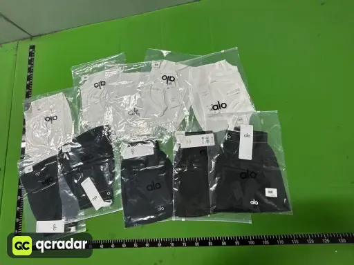 白衣黑裙