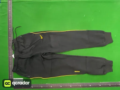 Black bottom yellow label leggings [noct]